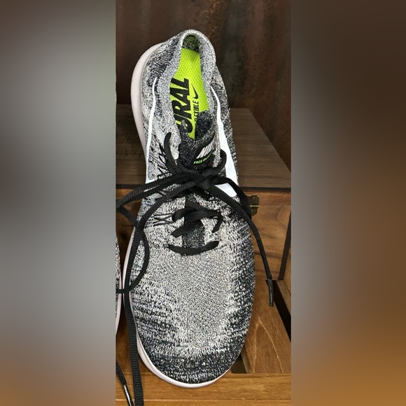 Nike Free Rn Women’s Black white Knit Running Shoes 8 .5 - Picture 2 of 9